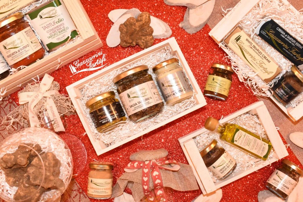 Vista delle ceste di natale dell'azienda Gazzarrini commercianti di Tartufo a San Miniato