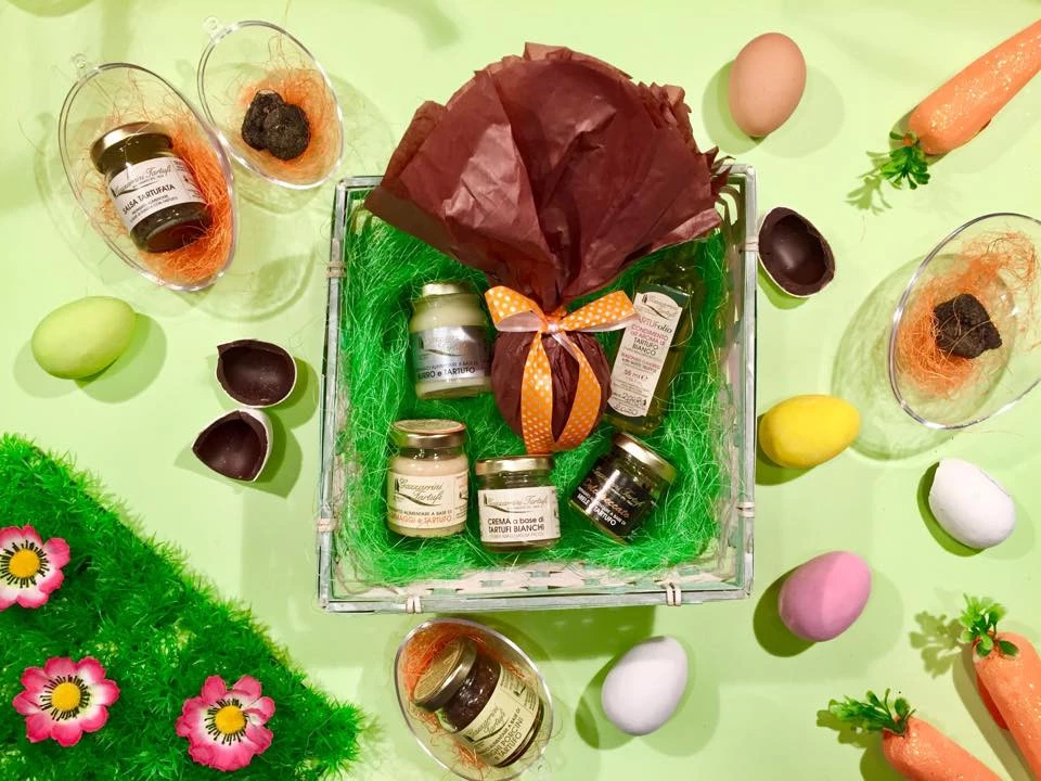 Cesta di prodotti a base di tartufo dell'azienda Gazzarrini Tartufi di San Miniato